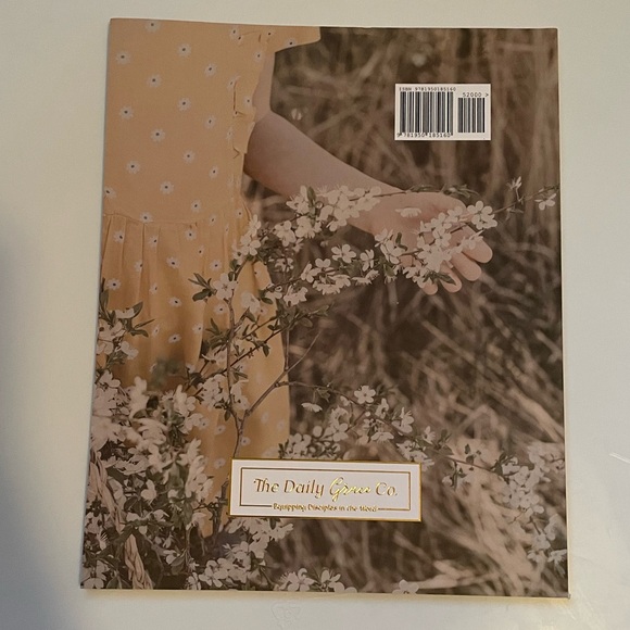 NWT The Daily Grace Co. “Preaching the Gospel to Yourself” Christian Study Book - Picture 3 of 9